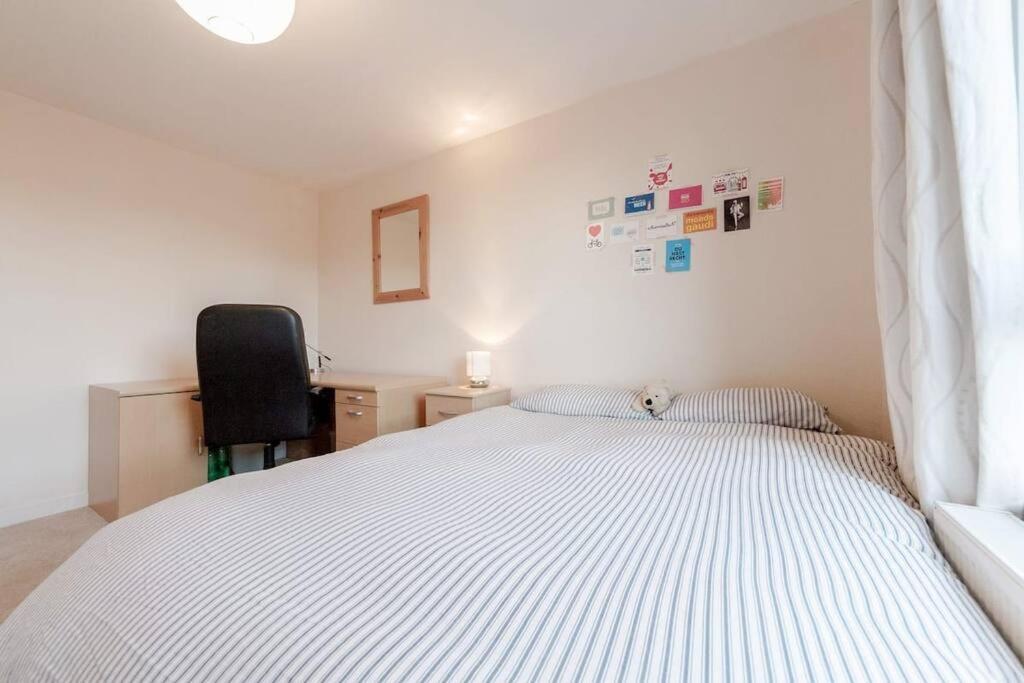 Spacious Two Double Bedroom Flat 런던 외부 사진